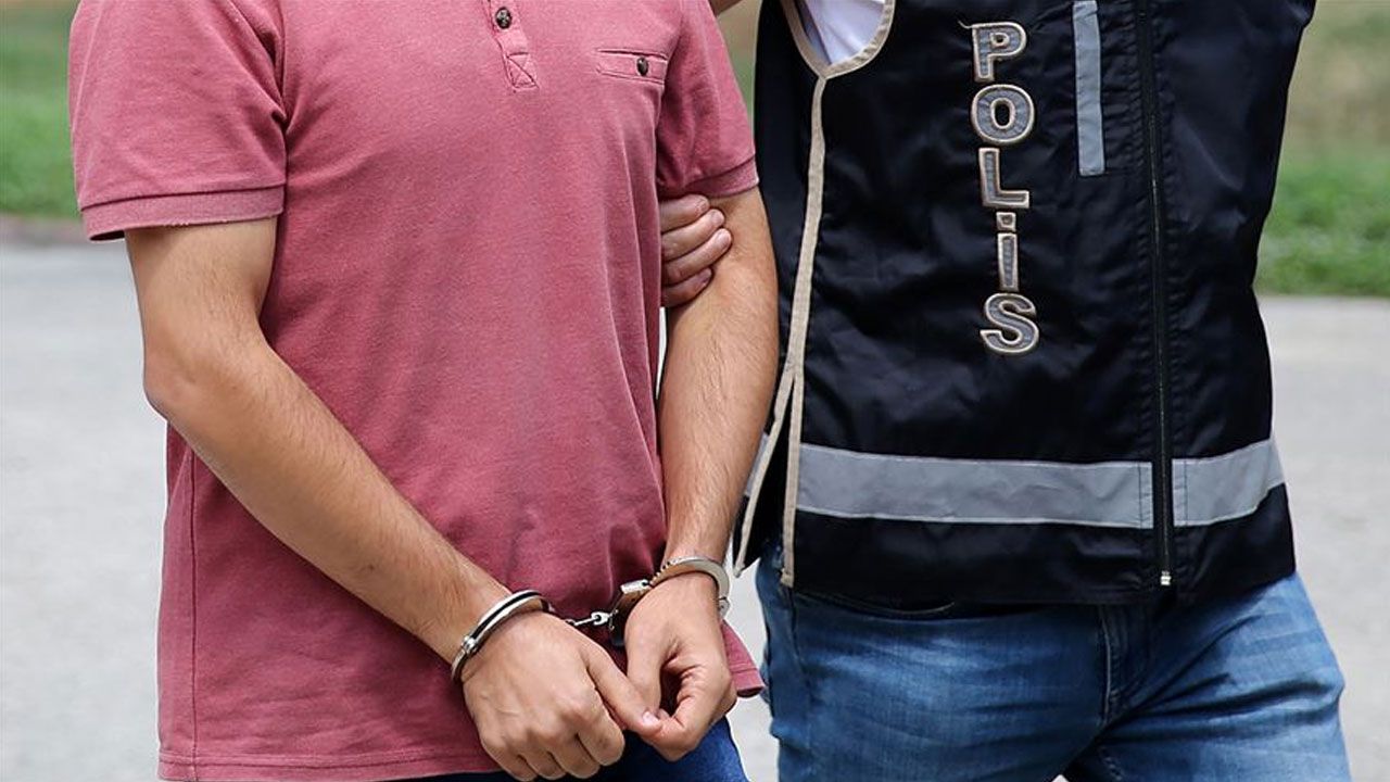 Sosyal medyadan "Cumhurbaşkanına hakaret" eden zanlı yakalandı Sosyal medyadan "Cumhurbaşkanına hakaret" eden zanlı yakalandı