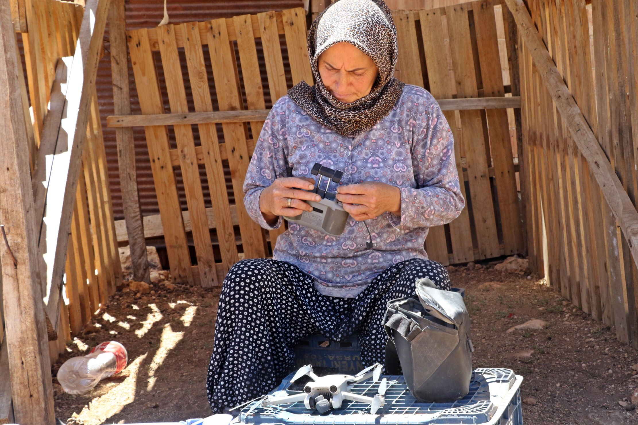 Sürüsünü korumak için bunu da yaptı! İnternetten izlediği videolarla öğrendi, görenler şaşkına döndü Sürüsünü korumak için bunu da yaptı! İnternetten izlediği videolarla öğrendi, görenler şaşkına döndü - 1. Resim