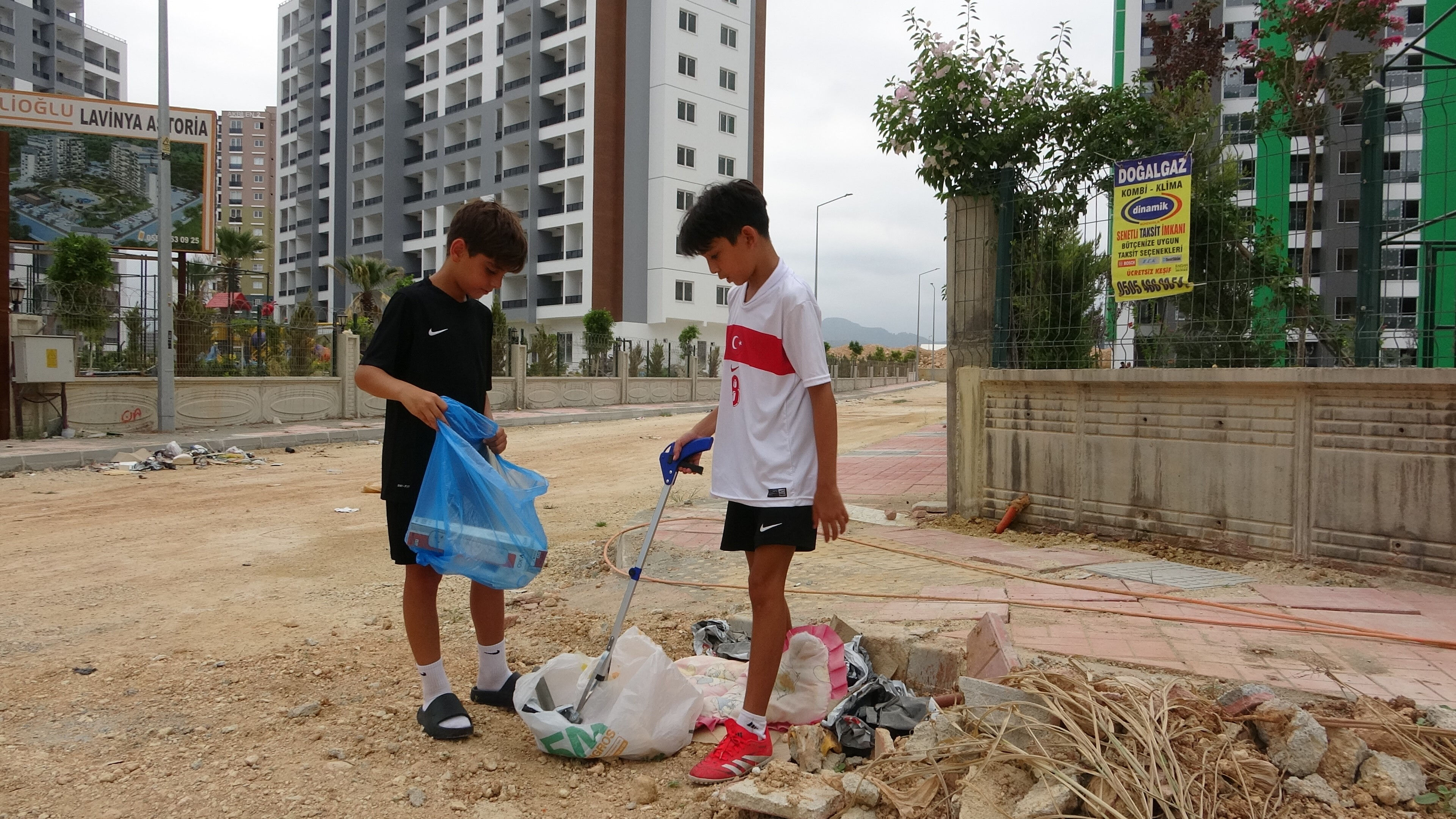 'Takipçim kadar çöp topluyorum' diyerek milyonlara ulaştı! Sosyal medya onu konuşuyor 'Takipçim kadar çöp topluyorum' diyerek milyonlara ulaştı! Sosyal medya onu konuşuyor - 3. Resim