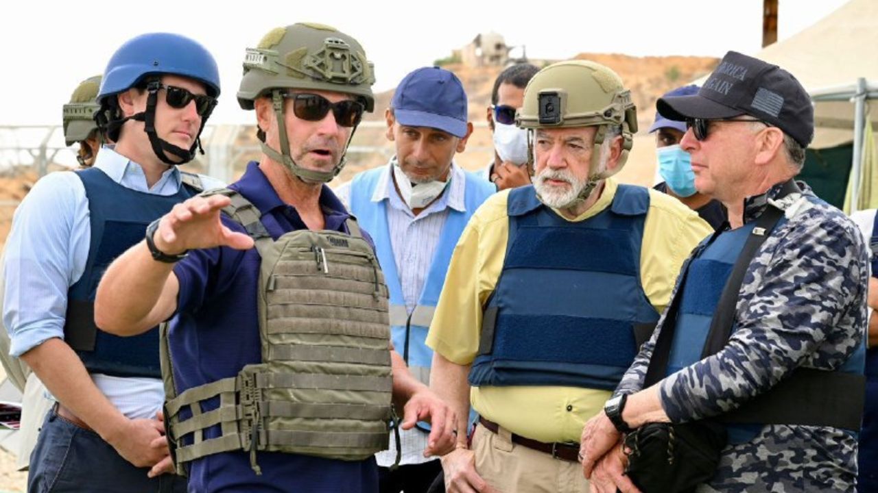 Trump’ın elçisi Witkoff Gazze'de! Yardım merkezinde poz verdi Trump’ın elçisi Witkoff Gazze'de! Yardım merkezinde poz verdi