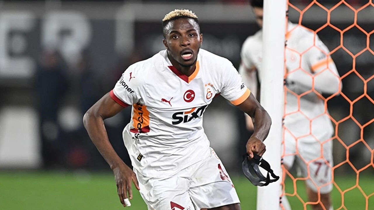 Türk futbolunun en pahalı transferi! Osimhen imzayı attı, maliyeti dudak uçuklattı Türk futbolunun en pahalı transferi! Osimhen imzayı attı, maliyeti dudak uçuklattı - 1. Resim