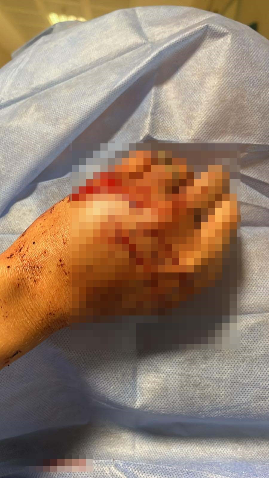 Uzaklaştırma kararı aldığı eşi dehşeti yaşatmıştı... Yaşadığı korkuyu anlattı! "Kapattım, o vurmaya devam etti" Uzaklaştırma kararı aldığı eşi dehşeti yaşatmıştı... Yaşadığı korkuyu anlattı! "Kapattım, o vurmaya devam etti" - 2. Resim