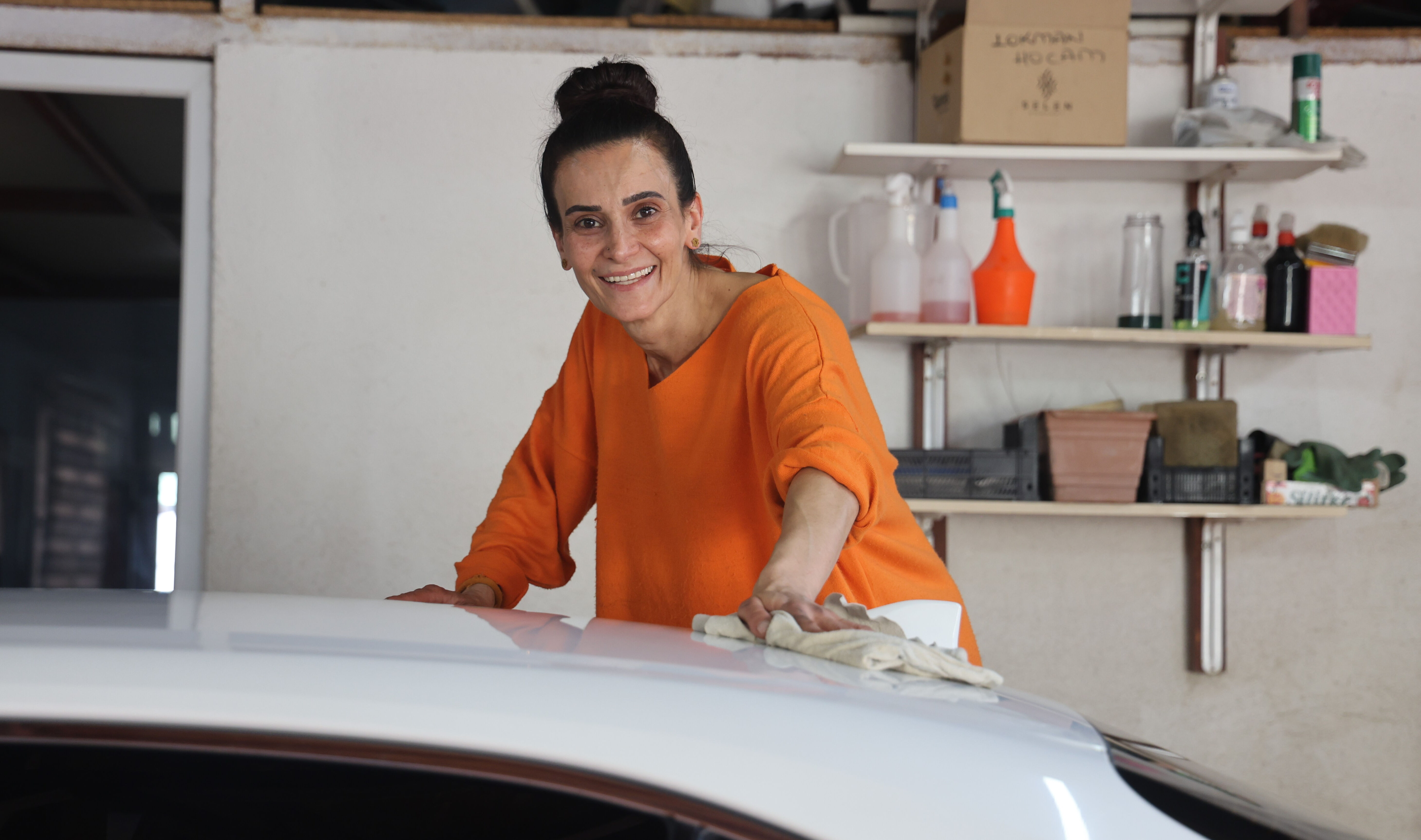 Yaptığı işi gören "Ağabey" diye sesleniyor! Genç kadının 6 yıllık mücadelesi göz doldurdu - 2. Resim