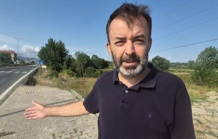 Yaya geçidi var, yürüyecekleri yol yok! Bu kentte vatandaşlar isyanda Yaya geçidi var, yürüyecekleri yol yok! Bu kentte vatandaşlar isyanda - 2. Resim