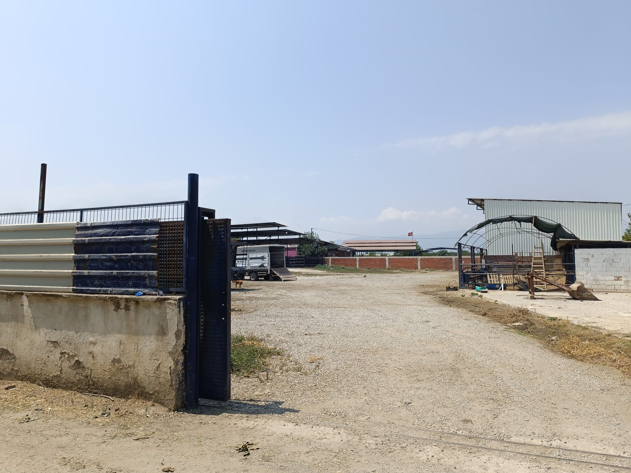 Dehşet evi! Yangın ihbarı diye gittiler korkunç manzarayla karşılaştılar Dehşet evi! Yangın ihbarı diye gittiler korkunç manzarayla karşılaştılar - 1. Resim