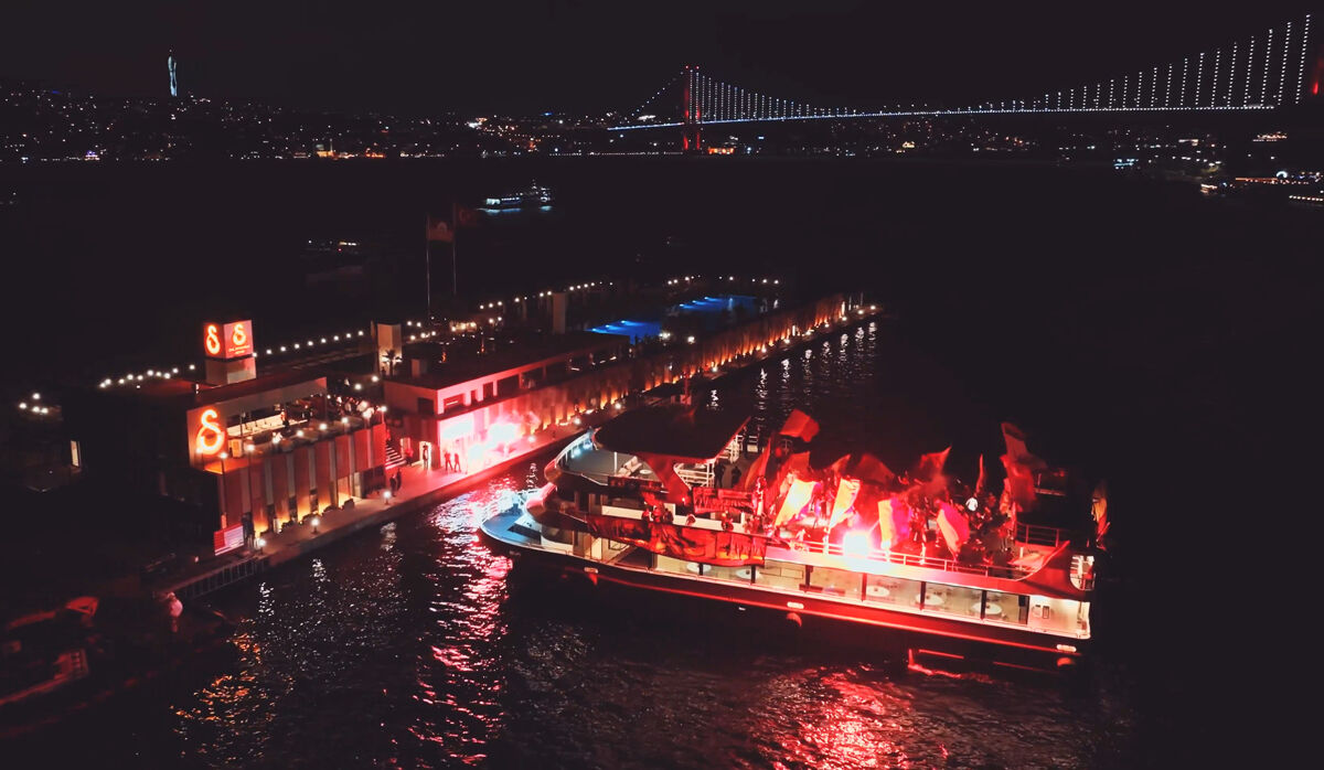 Galata Kulesi, 5 yıldız, Boğaz, maske, ada... Galatasaray'ın Osimhen videosu sosyal medyayı salladı Galata Kulesi, 5 yıldız, Boğaz, maske, Ada... Galatasaray'ın Osimhen videosu sosyal medyayı salladı - 3. Resim