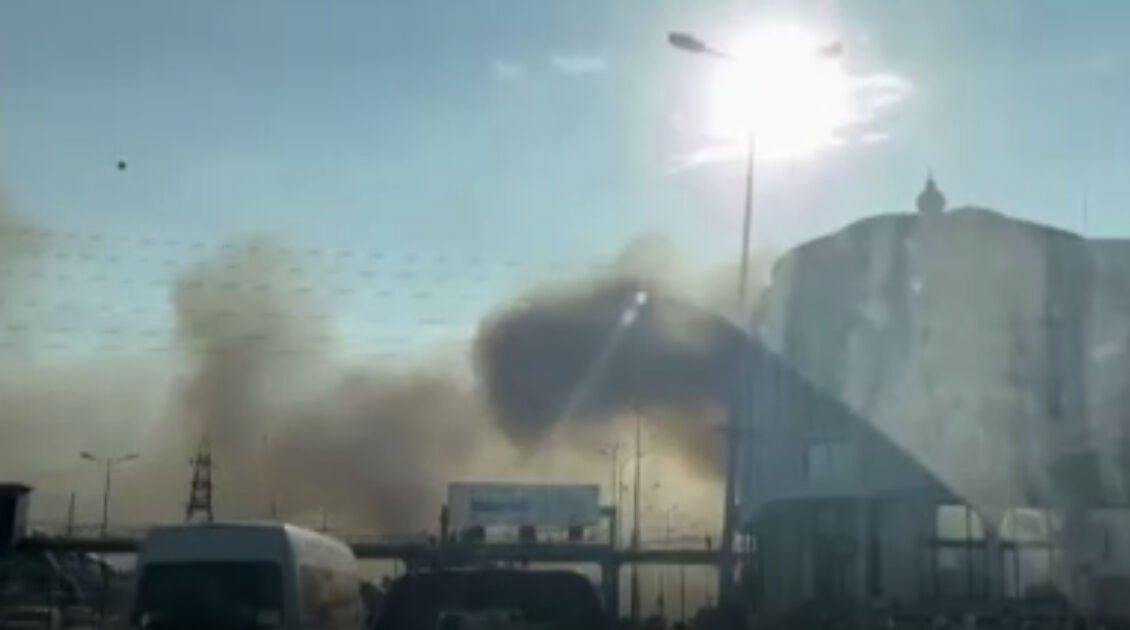 İstanbul'da cayır cayır yangın! D-100 Esenyurt mevkiinde alevler yükseldi, sürücüler zor anlar yaşadı İstanbul'da cayır cayır yangın! Esenyurt'ta alevlere müdahale ediliyor - 2. Resim