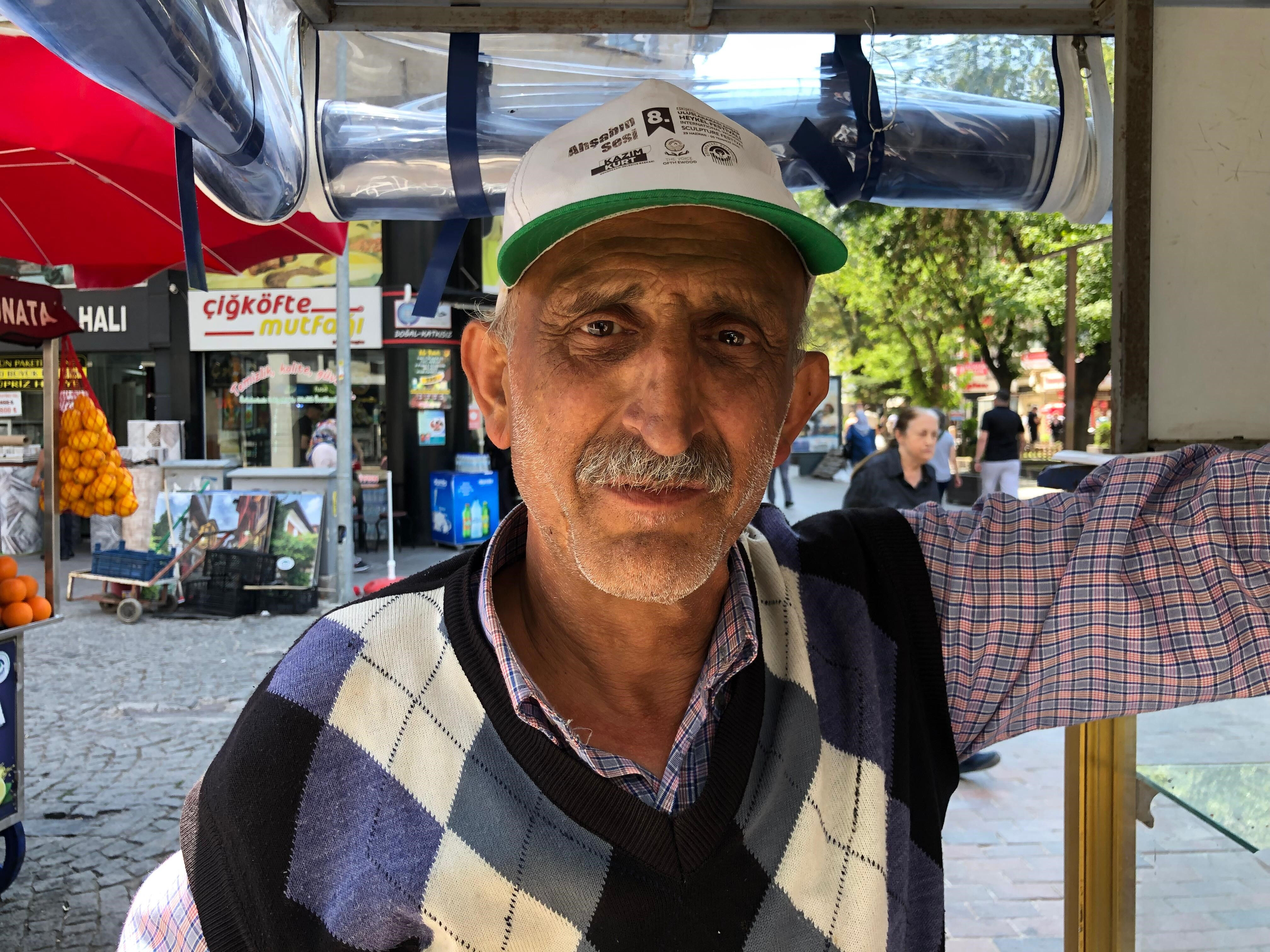 Kanser, KOAH, astım... Cengiz Önce'iın 12 saatlik 'ekmek' mücadelesi yürekleri sızlattı - 1. Resim