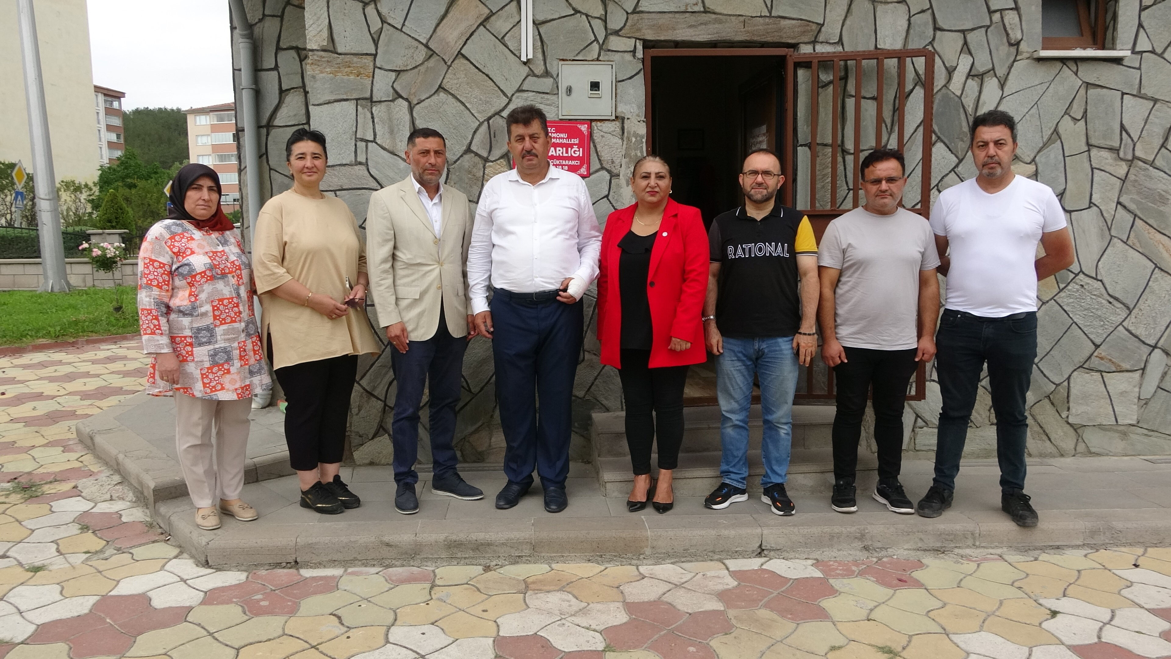 Parktaki çiftin uygunsuz hareketlerini uyaran muhtarın başına gelmeyen kalmadı! "Bıçağı vurunca 8 dikiş atıldı" Parktaki çiftin uygunsuz hareketlerini uyaran muhtarın başına gelmeyen kalmadı! "Bıçağı vurunca 8 dikiş atıldı" - 2. Resim