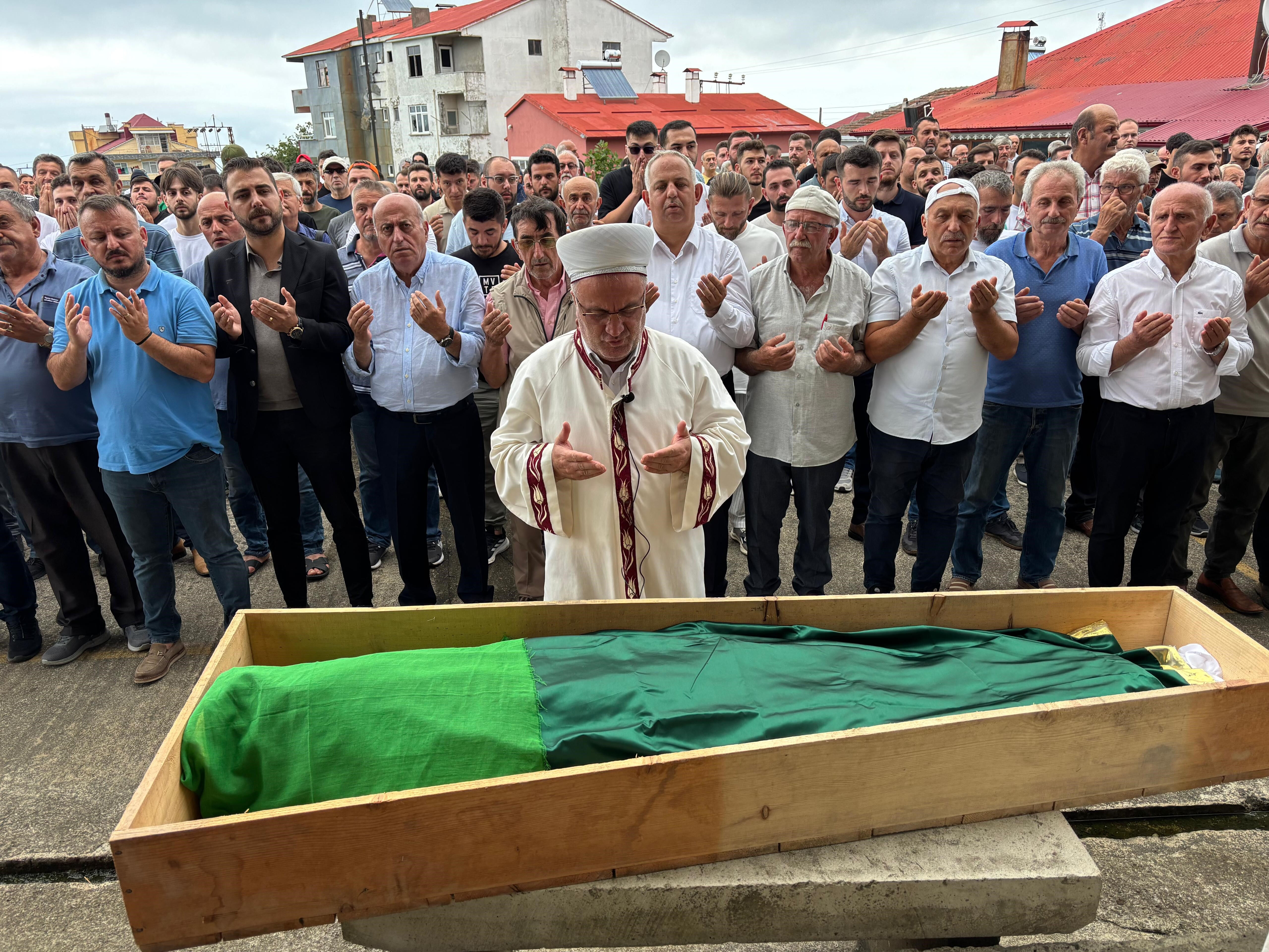 Sinem'i öldüren caniyi aldığı yakıt yakalattı: Bakanlık o görüntüleri paylaştı! Yaka paça götürdüler Sinem'i öldüren caniyi aldığı yakıt yakalattı: Bakanlık o görüntüleri paylaştı! Yaka paça götürdüler - 1. Resim