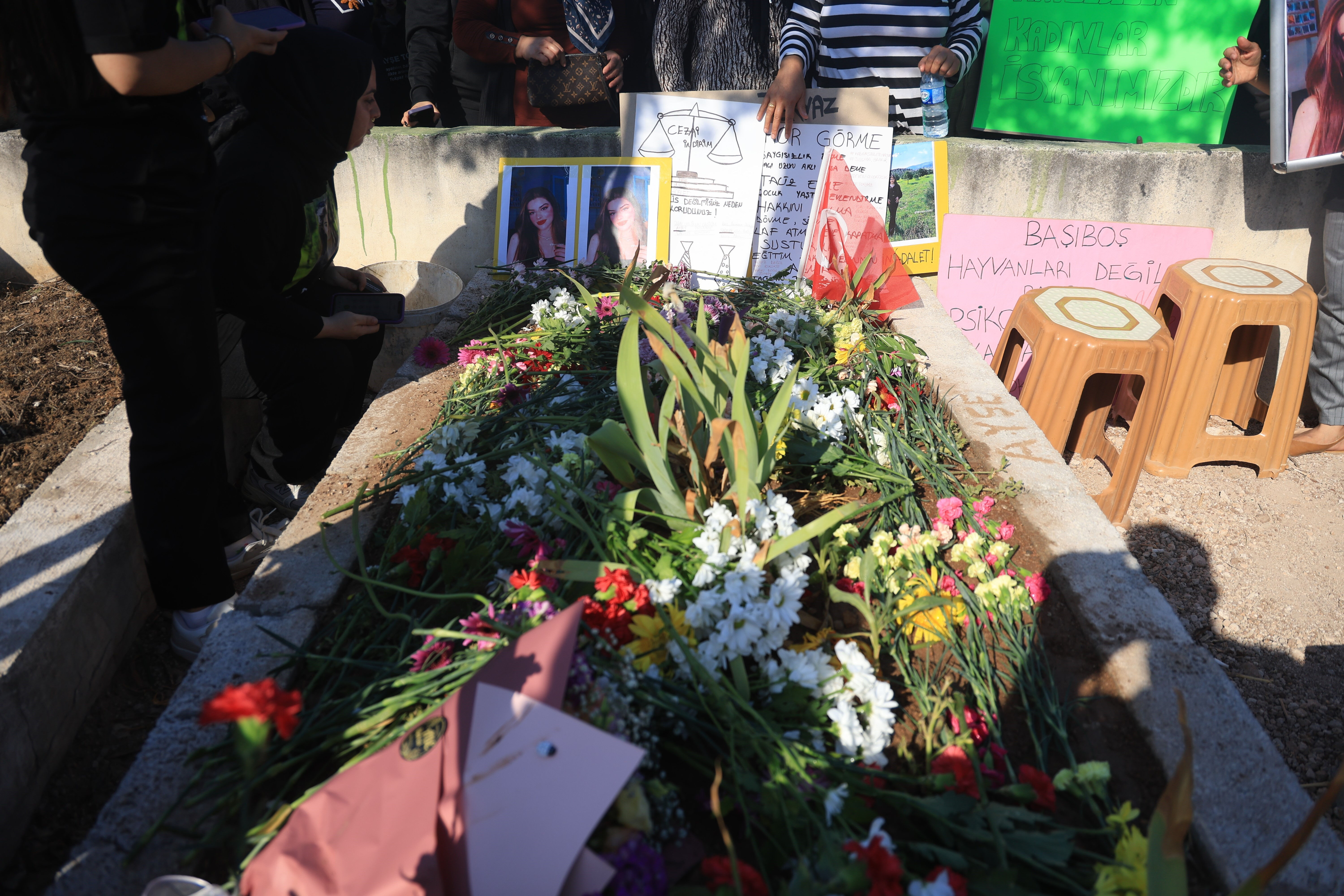 Vahşice katledilen Ayşe'nin yokluğu, hayallerinin ağırlığıyla kaldı: İkiz Esra Tokyaz onu anlattı... - 3. Resim