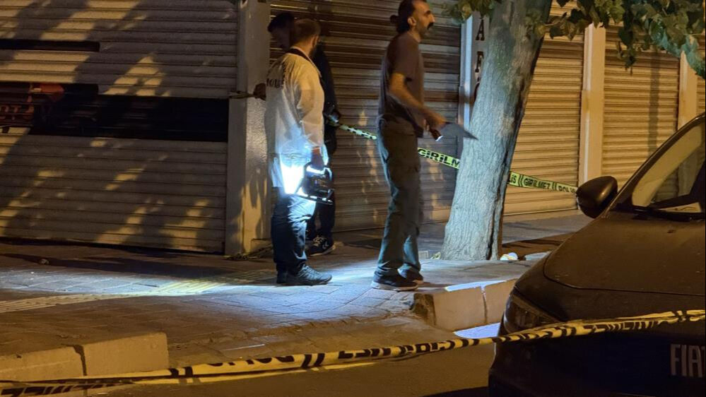 Diyarbakır'da kahvehanede silahlı kavga: 10 kişi yaralandı Diyarbakır'da kahvehanede silahlı kavga: 10 kişi yaralandı - 2. Resim