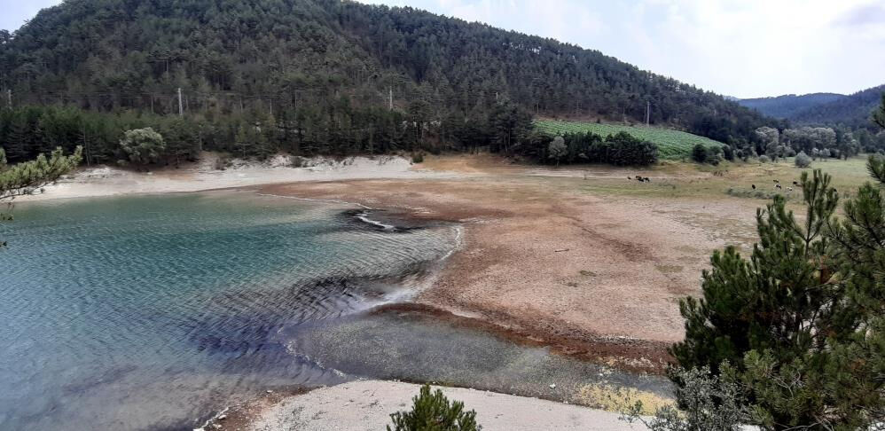 Kuraklık o meşhur gölü de vurdu! Kuruma noktasına geldi Kuraklık o meşhur gölü de vurdu! Kuruma noktasına geldi - 1. Resim