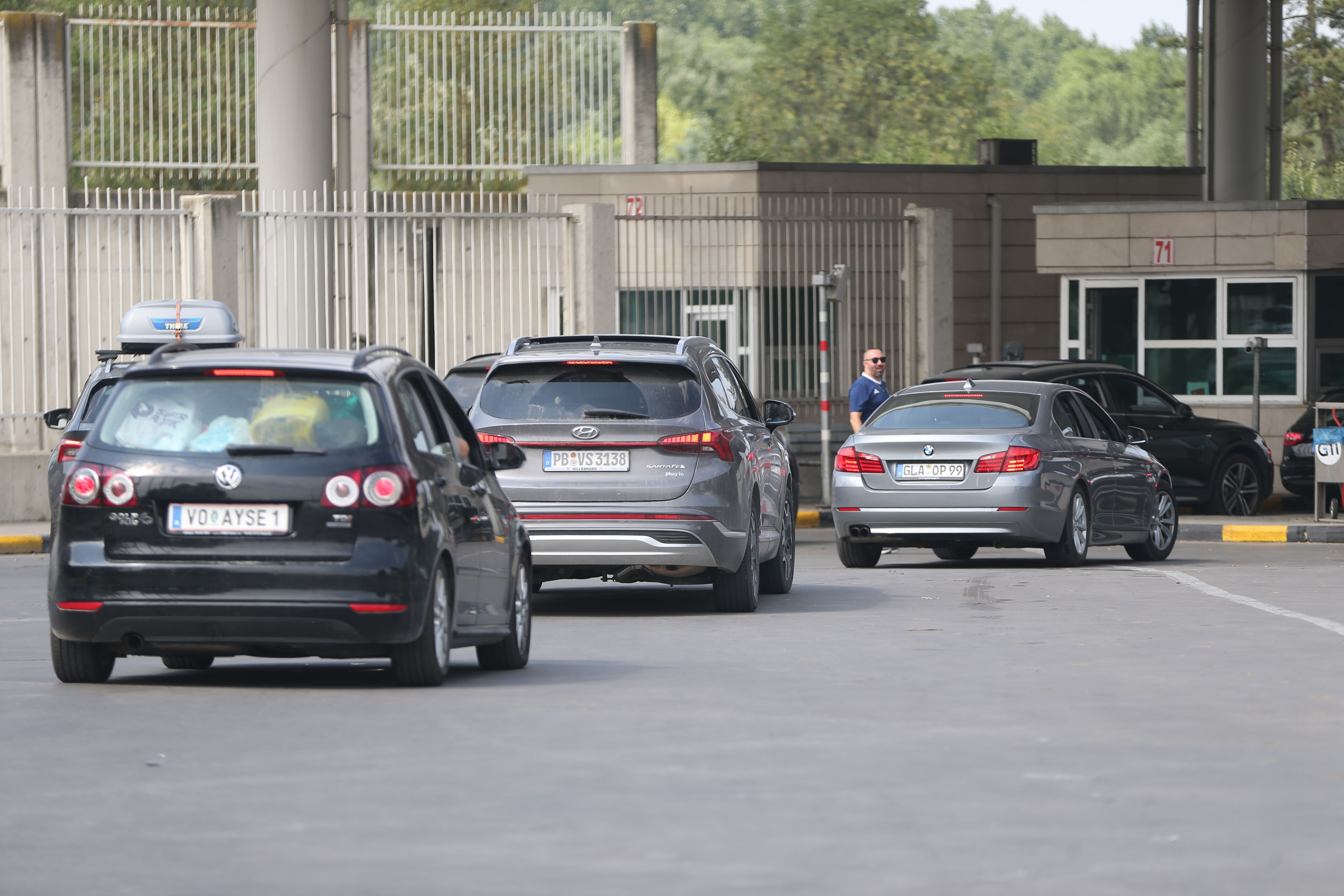 Peronlar 2 katına çıktı! Gurbetçilerden hızlı geçiş Peronlar 2 katına çıktı! Gurbetçilerden hızlı geçiş - 2. Resim