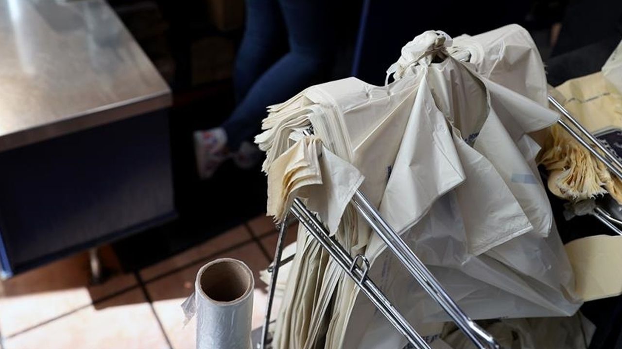 Plastik poşet yerine sadece kağıt ve bez çanta satan marketlerle ilgili karar! - Ekonomi