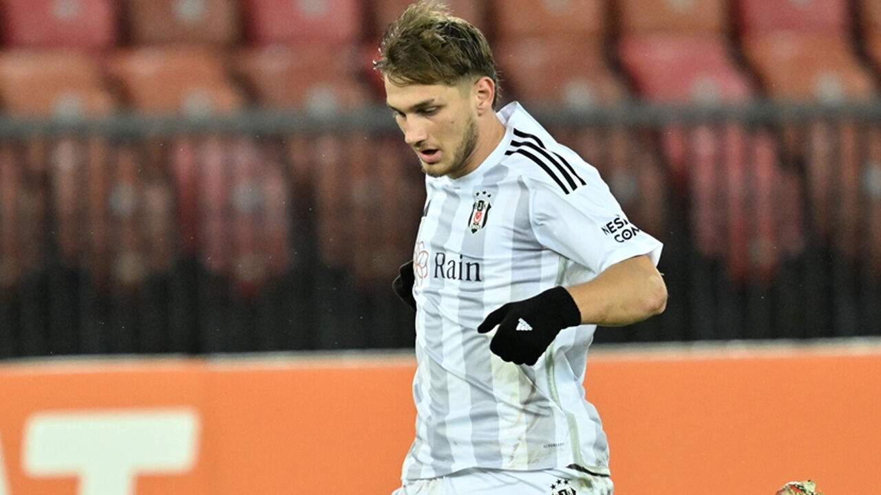 Semih Kılıçsoy'dan 'nereden nereye' dedirten transfer! Dortmund ve Tottenham izliyordu ancak... Semih Kılıçsoy'dan 'nereden nereye' dedirten transfer! Dortmund ve Tottenham izliyordu ancak... - 1. Resim