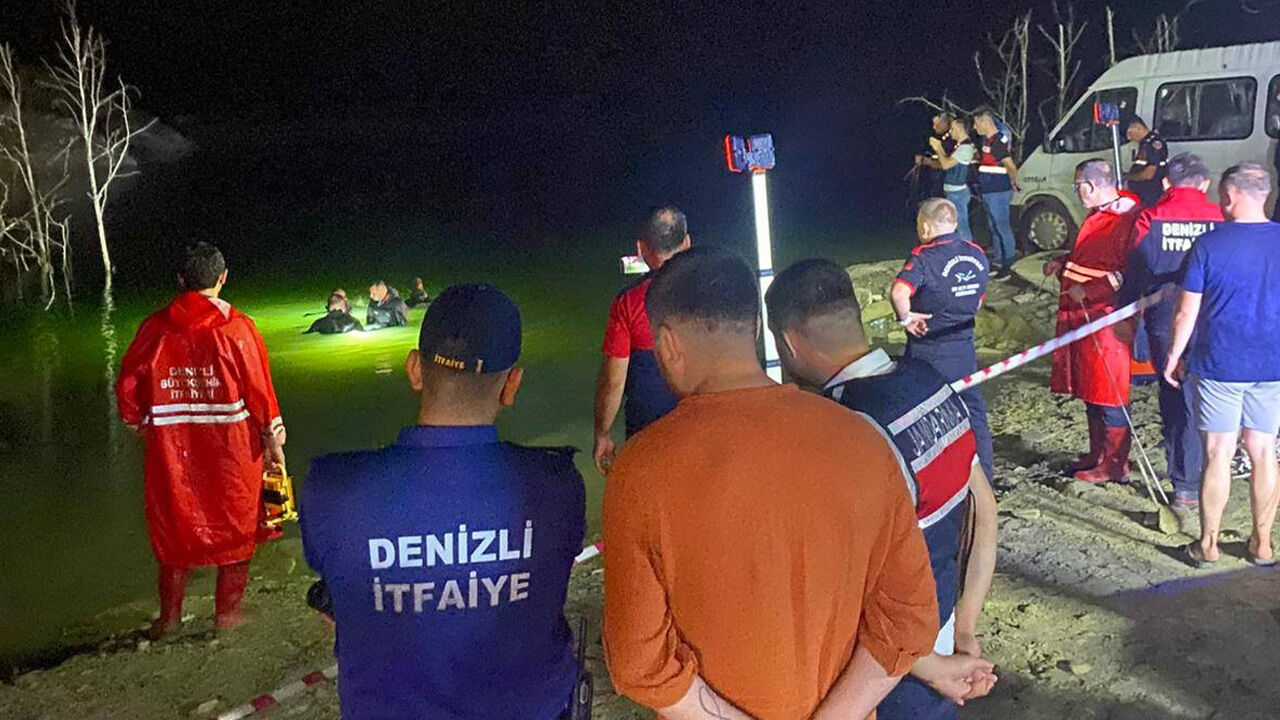 Serinlemek için girdiği gölet sonu oldu! Balçığa saplanıp hayatını kaybetti - 1. Resim