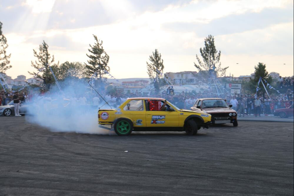 Sivas Belediyesi drift pisti açtı! Bu kez ceza yerine alkışlandılar - 2. Resim