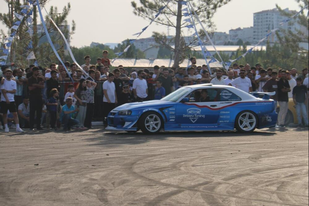 Sivas Belediyesi drift pisti açtı! Bu kez ceza yerine alkışlandılar - 1. Resim