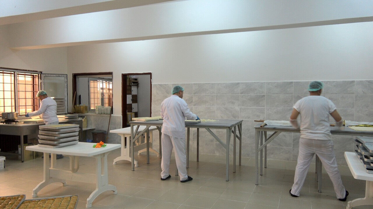 'Suçlu' olarak girip meslek sahibi olarak çıkıyorlar! Üretim yapıp günlük ücret alıyorlar - 3. Resim