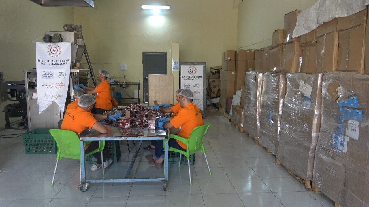 'Suçlu' olarak girip meslek sahibi olarak çıkıyorlar! Üretim yapıp günlük ücret alıyorlar - 4. Resim