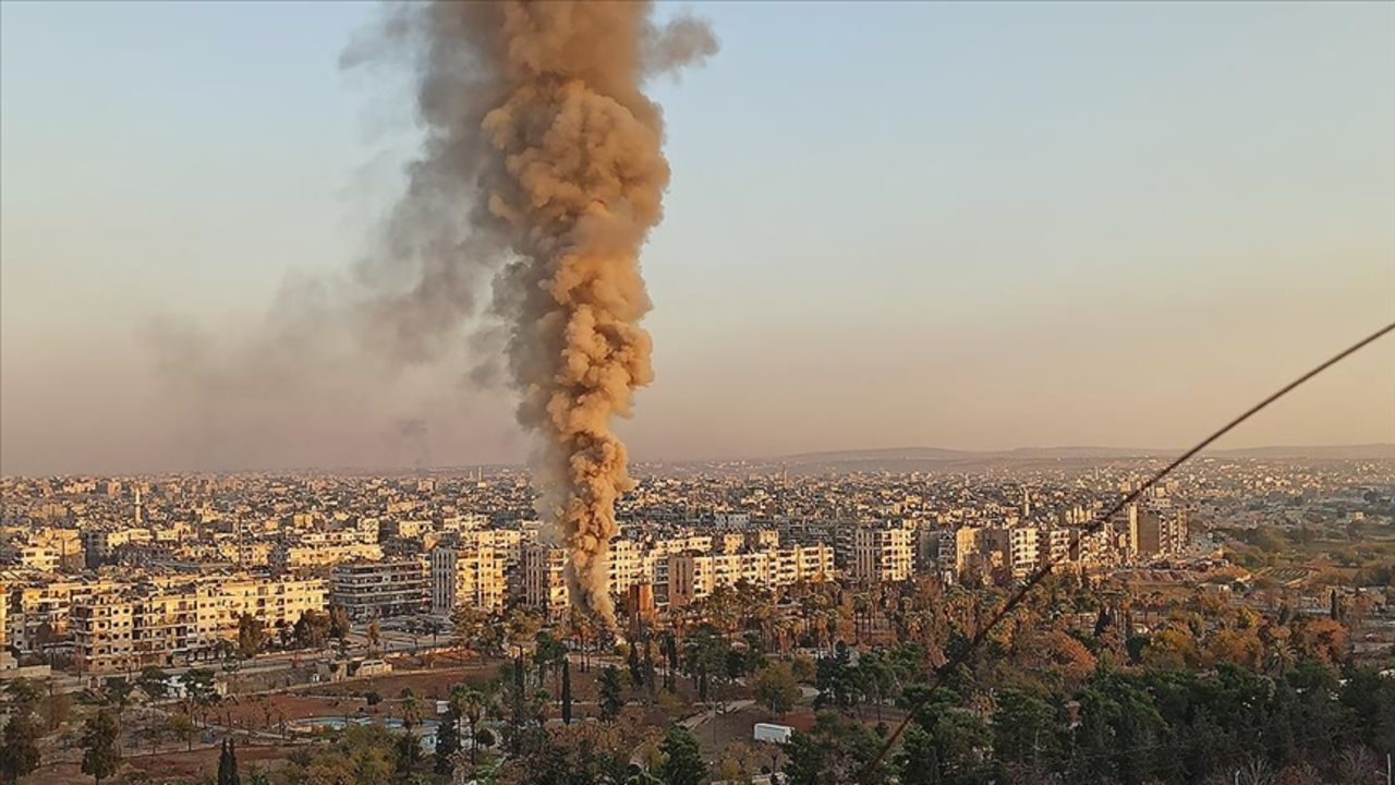 Suriye'nin güneyini bombaladılar! Tel Aviv 'Golan Tepelerini' bahane etti Suriye'nin güneyini bombaladılar! Tel Aviv 'Golan Tepelerini' bahane etti