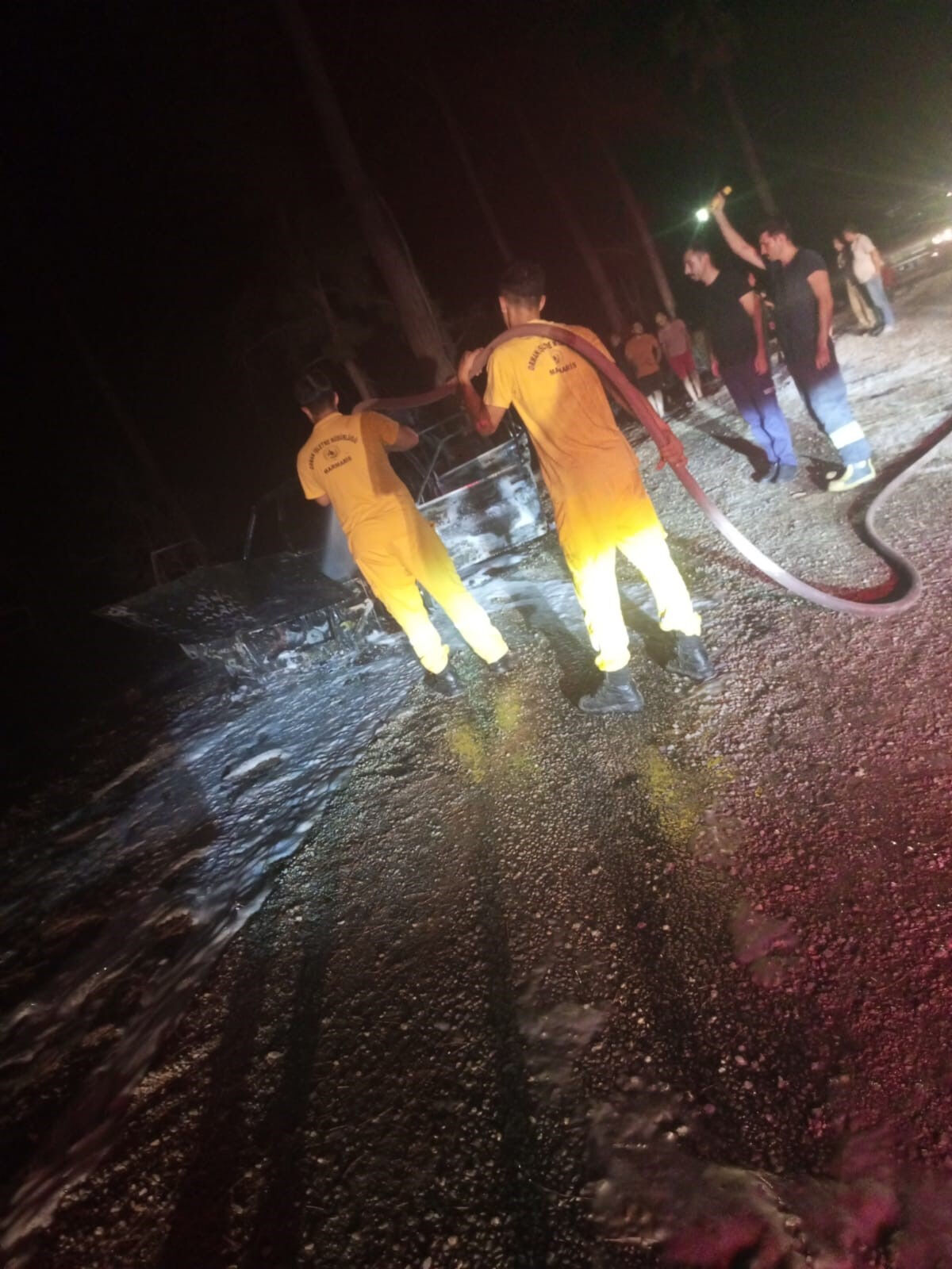 Tofaş yürüyen alev topuna döndü! Orman yangını son anda önlendi Tofaş yürüyen alev topuna döndü! Orman yangını son anda önlendi - 1. Resim