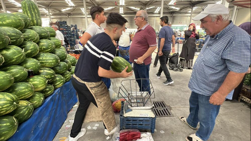 Yapay zeka karpuza da el attı! Esnaf ise tepkili: Ramazan davulu gibi ses çıkması lazım - 2. Resim