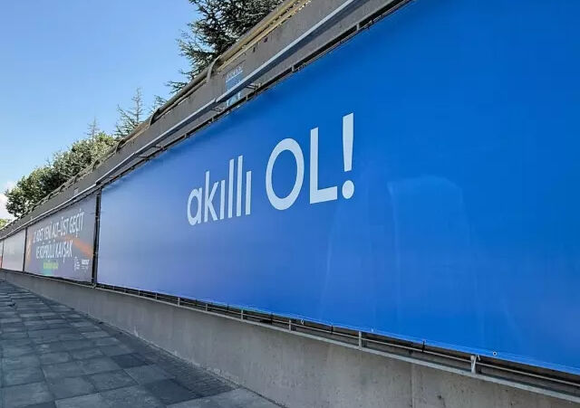 ‘’Akıllı Ol’’ afişinin gizemi çözüldü! Akıllı Ol afişi nedir, anlamı ne, neyin reklamı? - 2. Resim