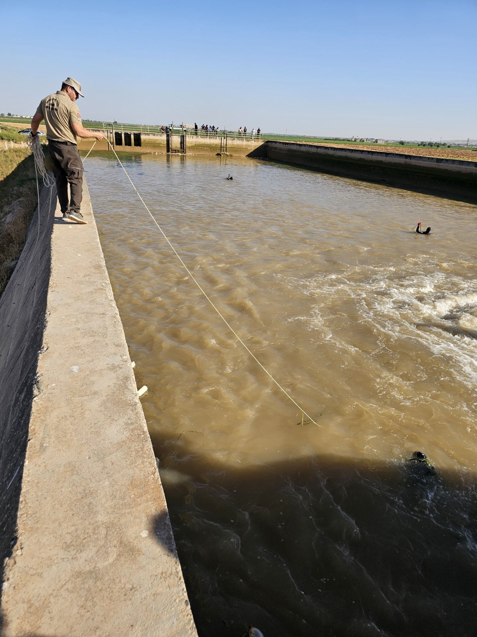 Arkadaşları tek tek geldi ama o kayıptı! Gerçek saatler sonra ortaya çıktı Arkadaşları tek tek geldi ama o kayıptı! Gerçek saatler sonra ortaya çıktı - 2. Resim