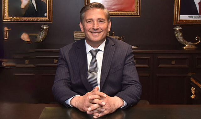 Belediye binasında İHA muhabirine yumruklu saldırı! Cep telefonunu alıp 'şifreli kapı' görüntülerini silmeye çalıştılar Belediye binasında İHA muhabirine yumruklu saldırı! Cep telefonunu alıp 'şifreli kapı' görüntülerini silmeye çalıştılar - 6. Resim