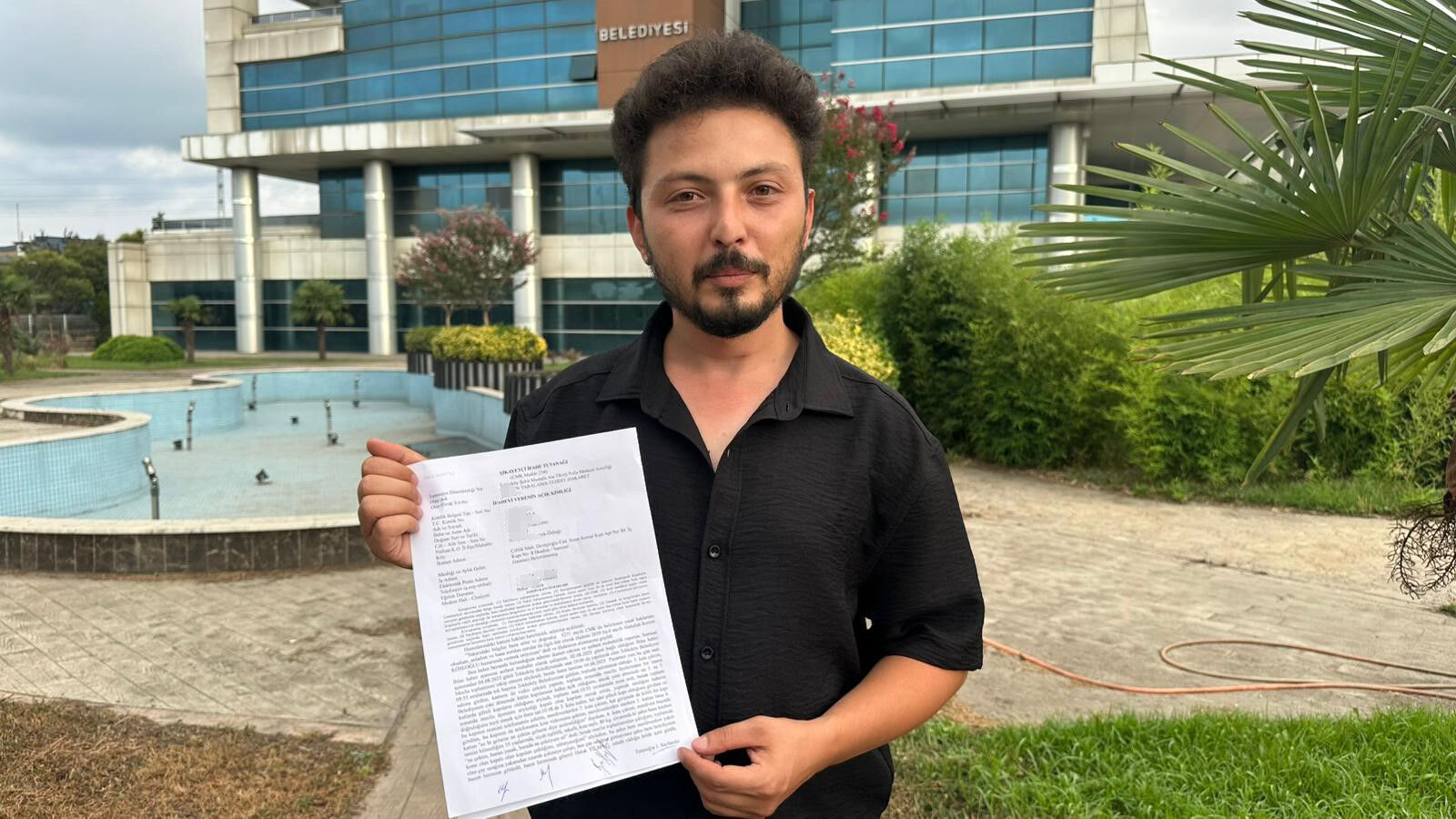 Belediye binasında İHA muhabirine yumruklu saldırı! Cep telefonunu alıp 'şifreli kapı' görüntülerini silmeye çalıştılar Belediye binasında İHA muhabirine yumruklu saldırı! Cep telefonunu alıp 'şifreli kapı' görüntülerini silmeye çalıştılar - 5. Resim