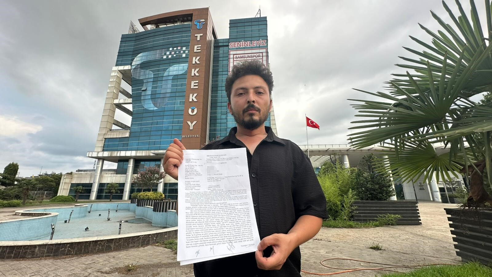 Belediye binasında İHA muhabirine yumruklu saldırı! Cep telefonunu alıp 'şifreli kapı' görüntülerini silmeye çalıştılar Belediye binasında İHA muhabirine yumruklu saldırı! Cep telefonunu alıp 'şifreli kapı' görüntülerini silmeye çalıştılar - 4. Resim