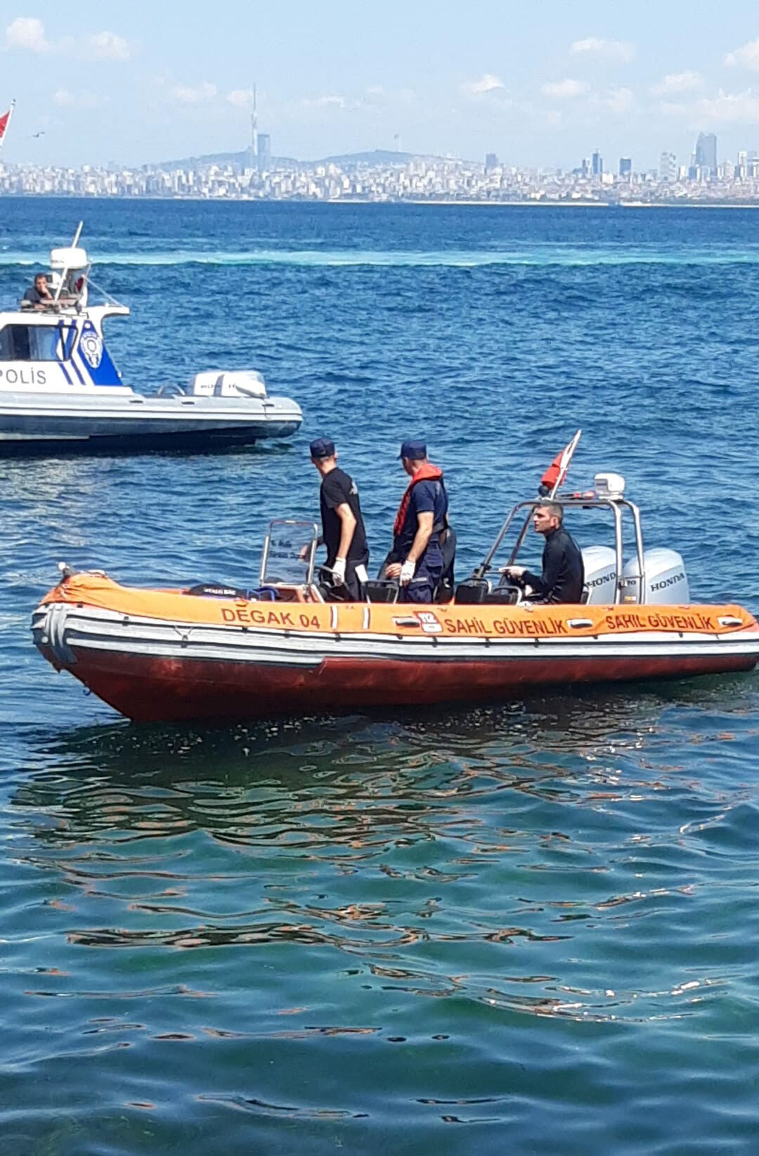 Büyükada'da şüpheli ölüm! Sahilde ceset bulundu Büyükada'da şüpheli ölüm! Sahilde ceset bulundu - 1. Resim