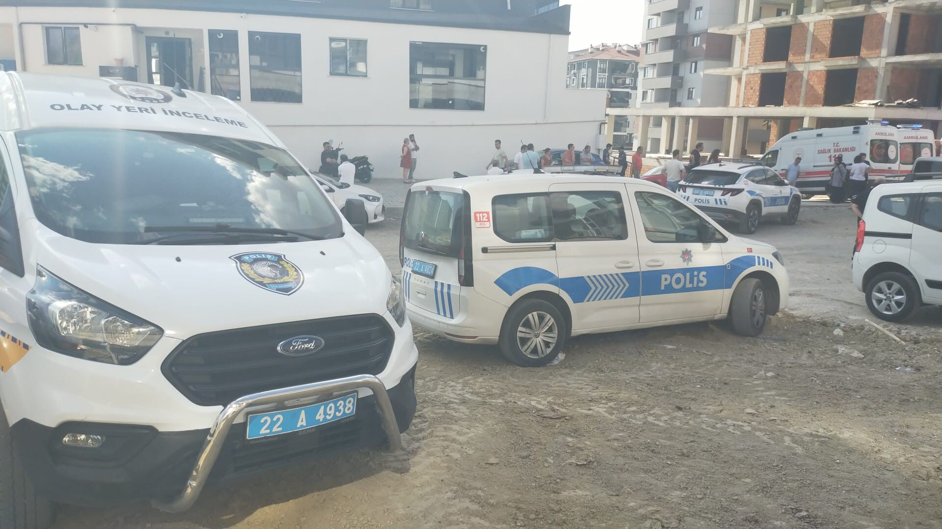 Edirne'de vahşet! Eşini ve oğlunu öldürüp intihara kalkıştı Edirne'de vahşet! Eşini ve oğlunu öldürüp intihara kalkıştı - 1. Resim