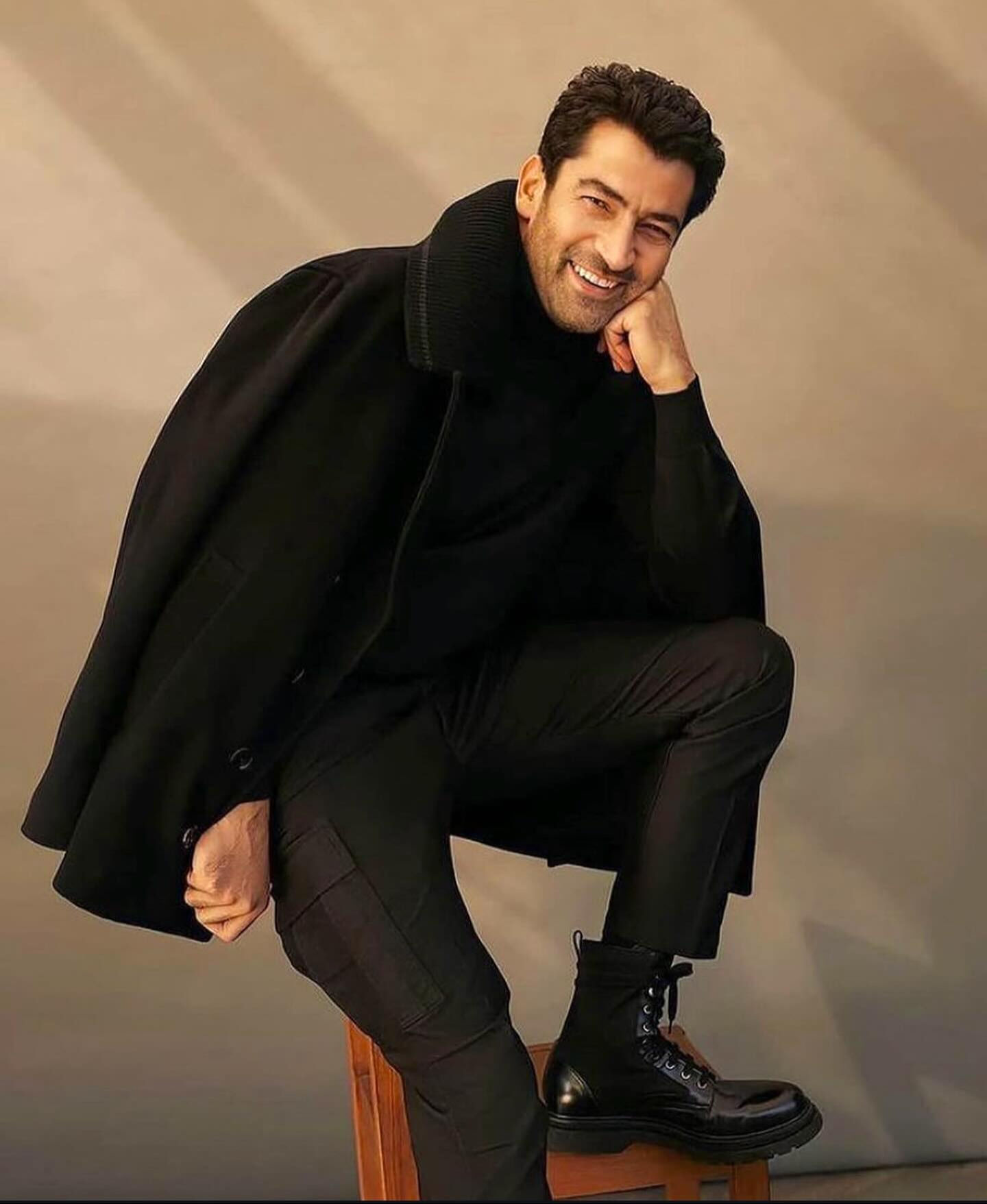 Herkes merak ediyordu! Kenan İmirzalıoğlu’nun yeni dizisinde şaşırtan gelişme Herkes merak ediyordu! Kenan İmirzalıoğlu’nun yeni dizisinde şaşırtan gelişme - 3. Resim