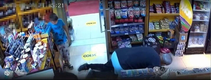 Sakarya'da kahreden olay! Markette gülerken bir anda yere yığılarak hayatını kaybetti - 1. Resim