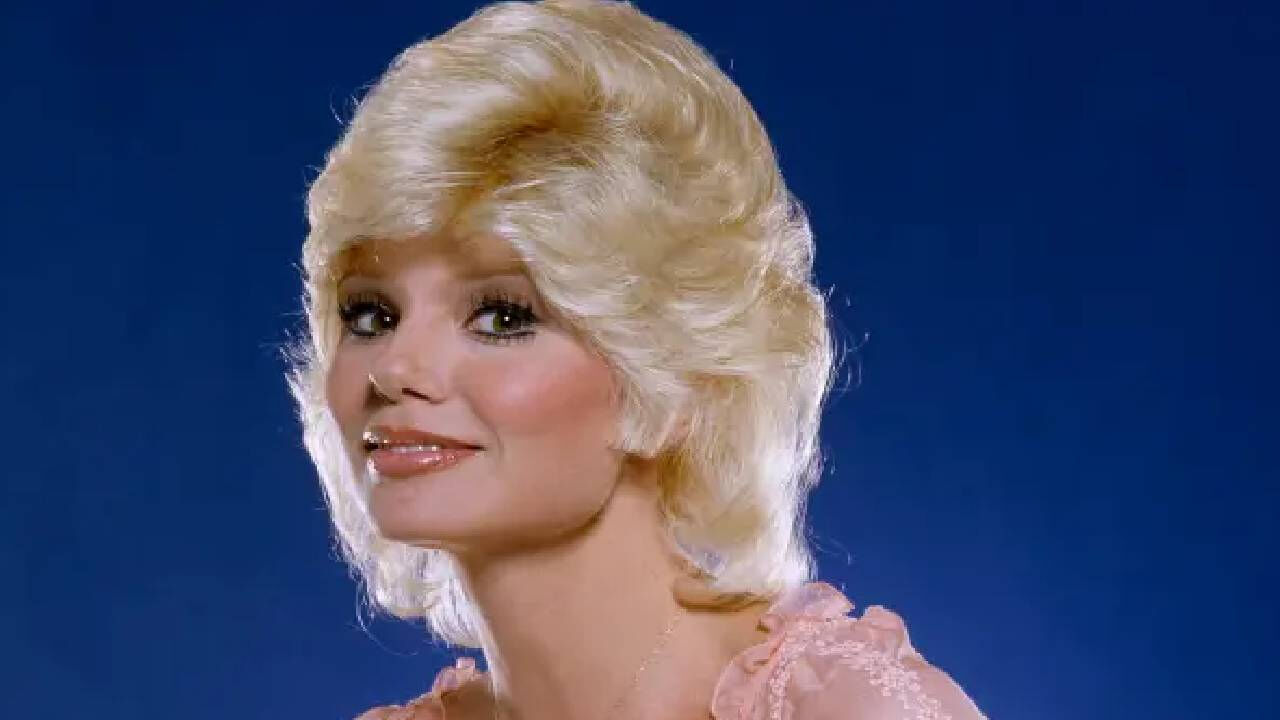 Ünlü oyuncudan acı haber geldi!  Loni Anderson hayatını kaybetti Ünlü oyuncudan acı haber geldi! Hayatını kaybetti - 1. Resim