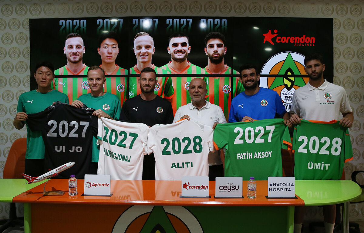 Alanyaspor dan imza şov! Uzun süreli 5 sözleşme: Burayı bırakamıyoruz Alanyaspor dan imza şov! Uzun süreli 5 sözleşme: Burayı bırakamıyoruz - 4. Resim