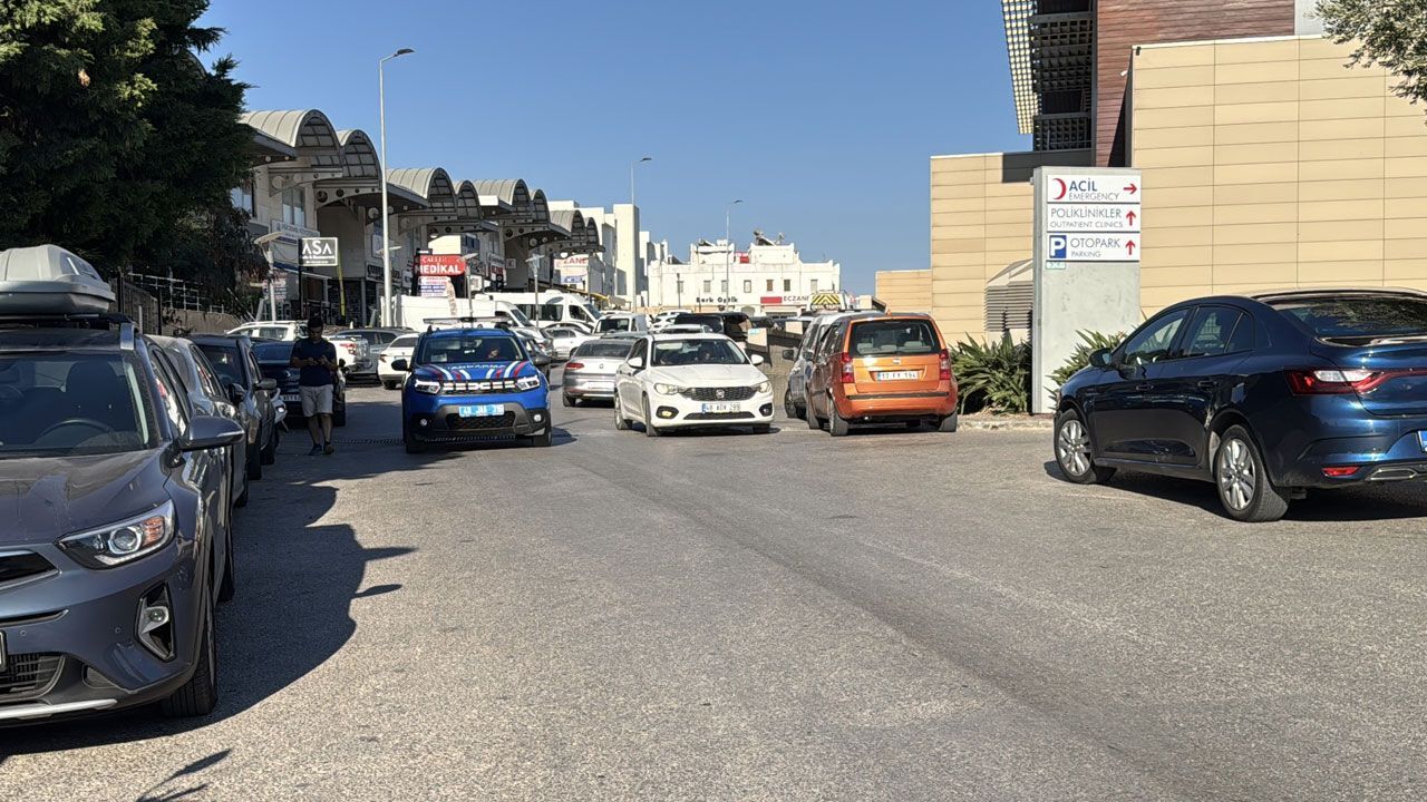 Bodrum&#039;da bıçaklı kavga: 1 kişi can verdi, yaralılar var