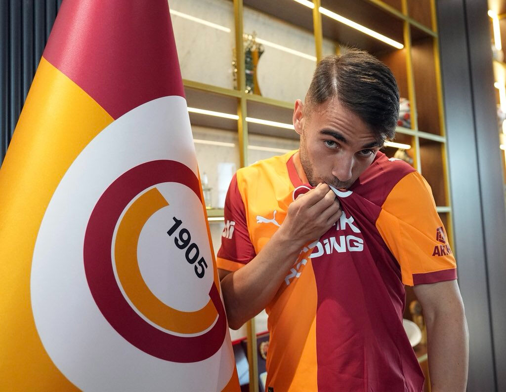 Galatasaray'da avro krizi çözüldü! Yunus Akgün imzayı attı, maaşı belli oldu! Galatasaray'da avro krizi çözüldü! Yunus Akgün imzayı attı, maaşı belli oldu! - 4. Resim