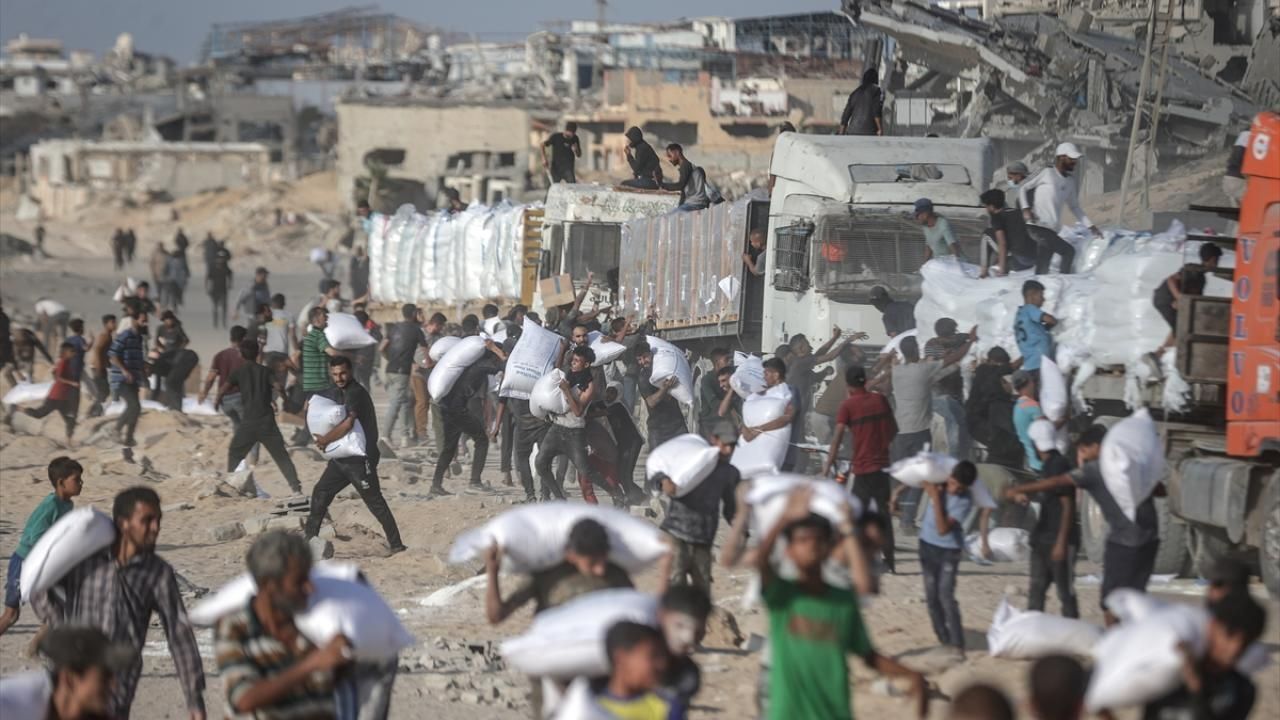 İsrail geri adım attı mı? Gazze'ye kontrollü yardım kararı! İsrail geri adım attı mı? Gazze'ye kontrollü yardım kararı!