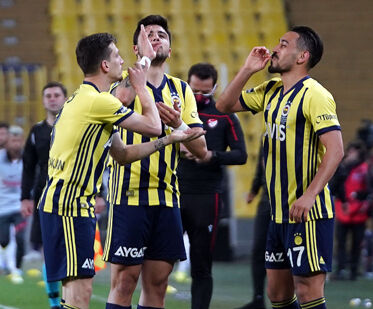 Kerem Aktürkoğlu'nu iki Fenerbahçeli ikna etmiş! Bomba transferde çarpıcı detay Kerem Aktürkoğlu'nu iki Fenerbahçeli ikna etmiş! Bomba transferde çarpıcı detay - 1. Resim