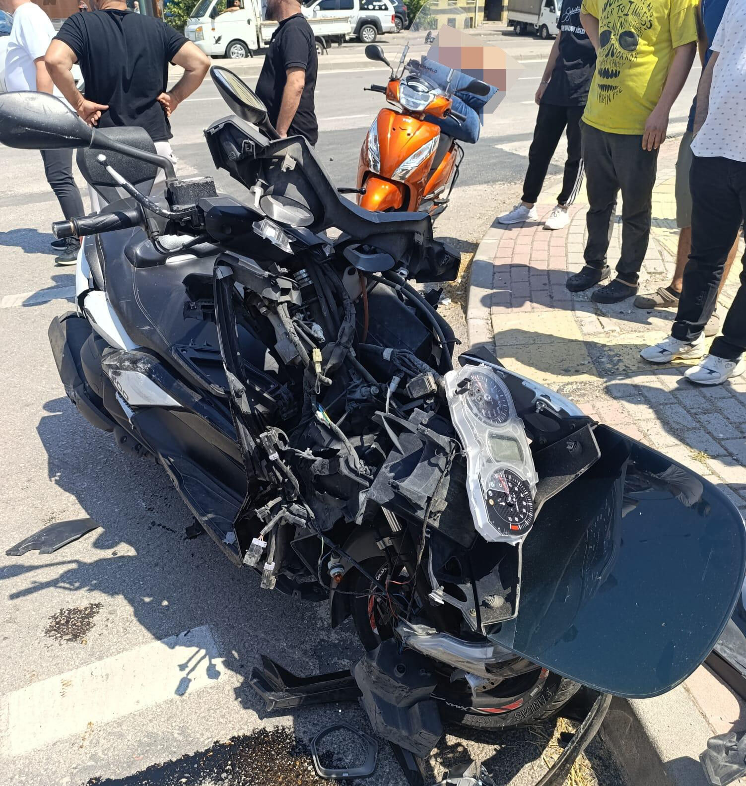 Kırmızı ışıkta geçti, canından oldu! 1 hafta sonra düğünü olacaktı... Kırmızı ışıkta geçti, canından oldu! 1 hafta sonra düğünü olacaktı... - 1. Resim