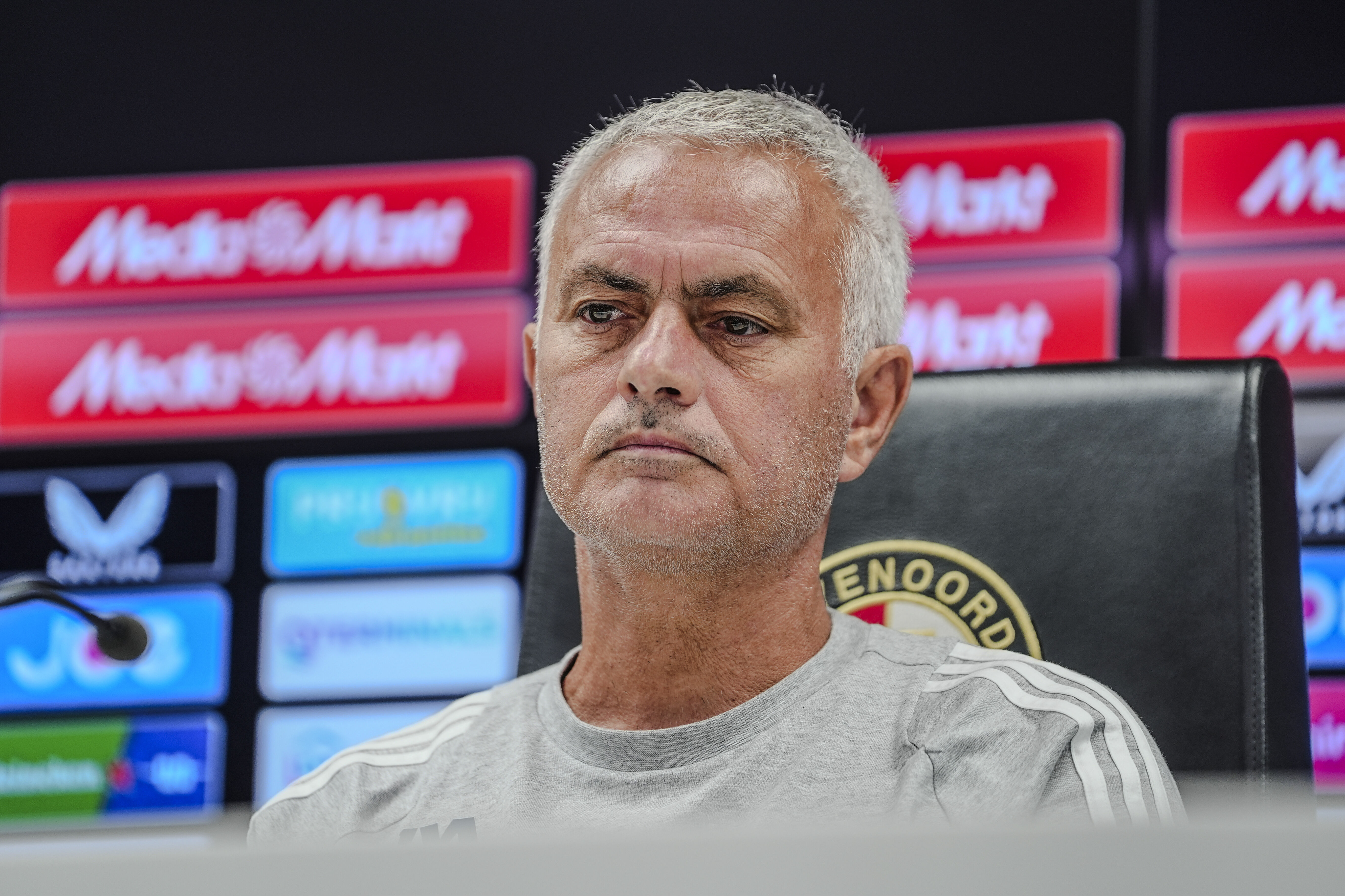 Mourinho gözyaşlarını tutamadı! Canlı yayında aldığı haberle yıkıldı Mourinho gözyaşlarını tutamadı! Canlı yayında aldığı haberle yıkıldı - 3. Resim