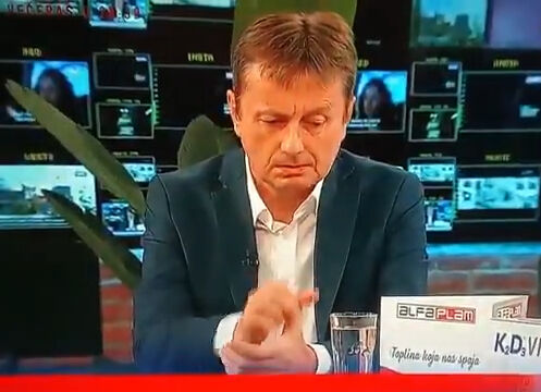 Sırp Bakan Glisik canlı yayında beyin kanaması geçirdi! O anlar saniye saniye kaydedildi Sırp Bakan Glisik canlı yayında beyin kanaması geçirdi! O anlar saniye saniye kaydedildi - 2. Resim