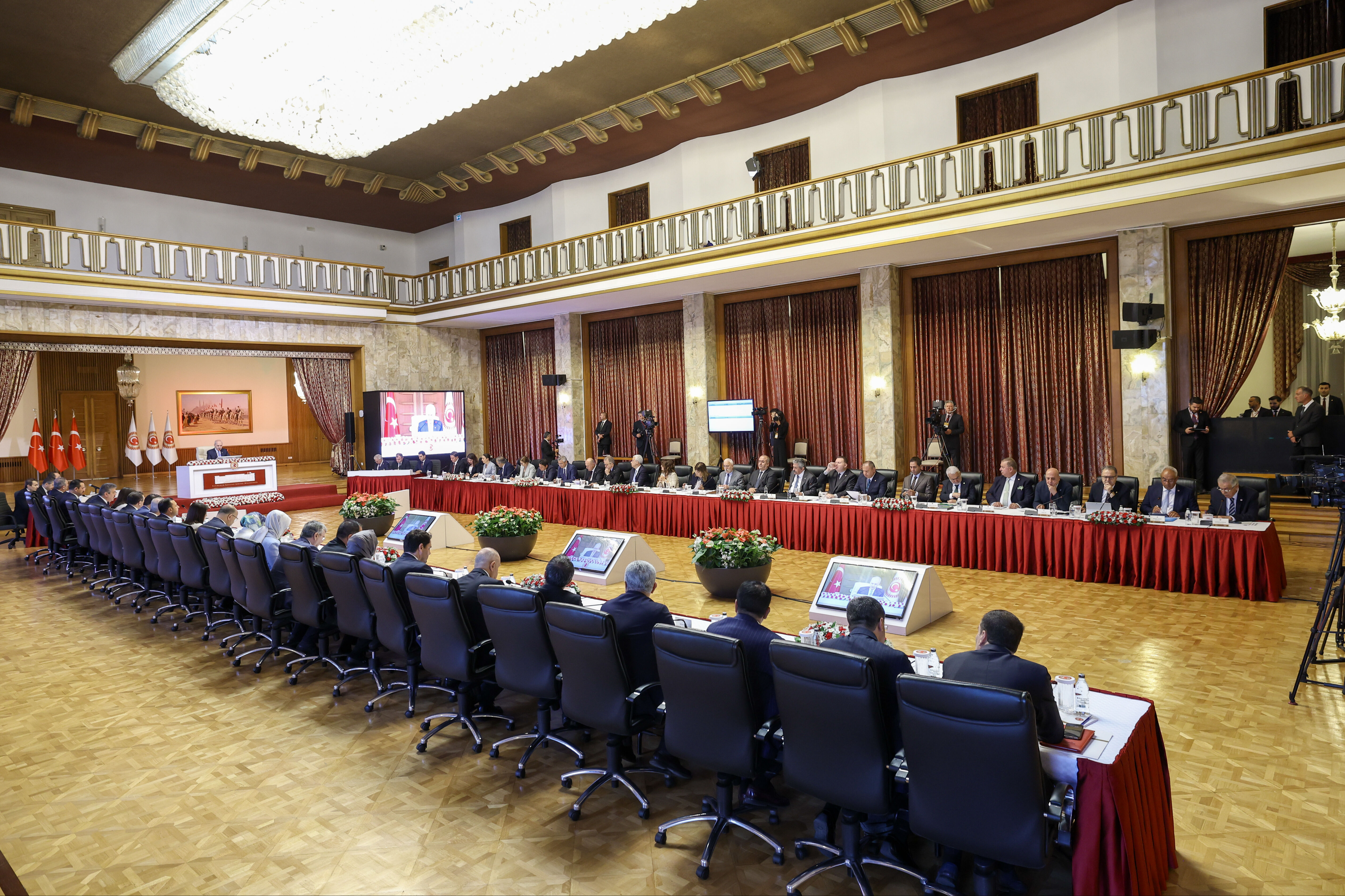 TBMM'deki komisyon toplantısı sona erdi! Güler, Yerlikaya ve Kalın ikinci toplantıya davet edildi TBMM'deki komisyon toplantısı sona erdi! Güler, Yerlikaya ve Kalın ikinci toplantıya davet edildi - 4. Resim