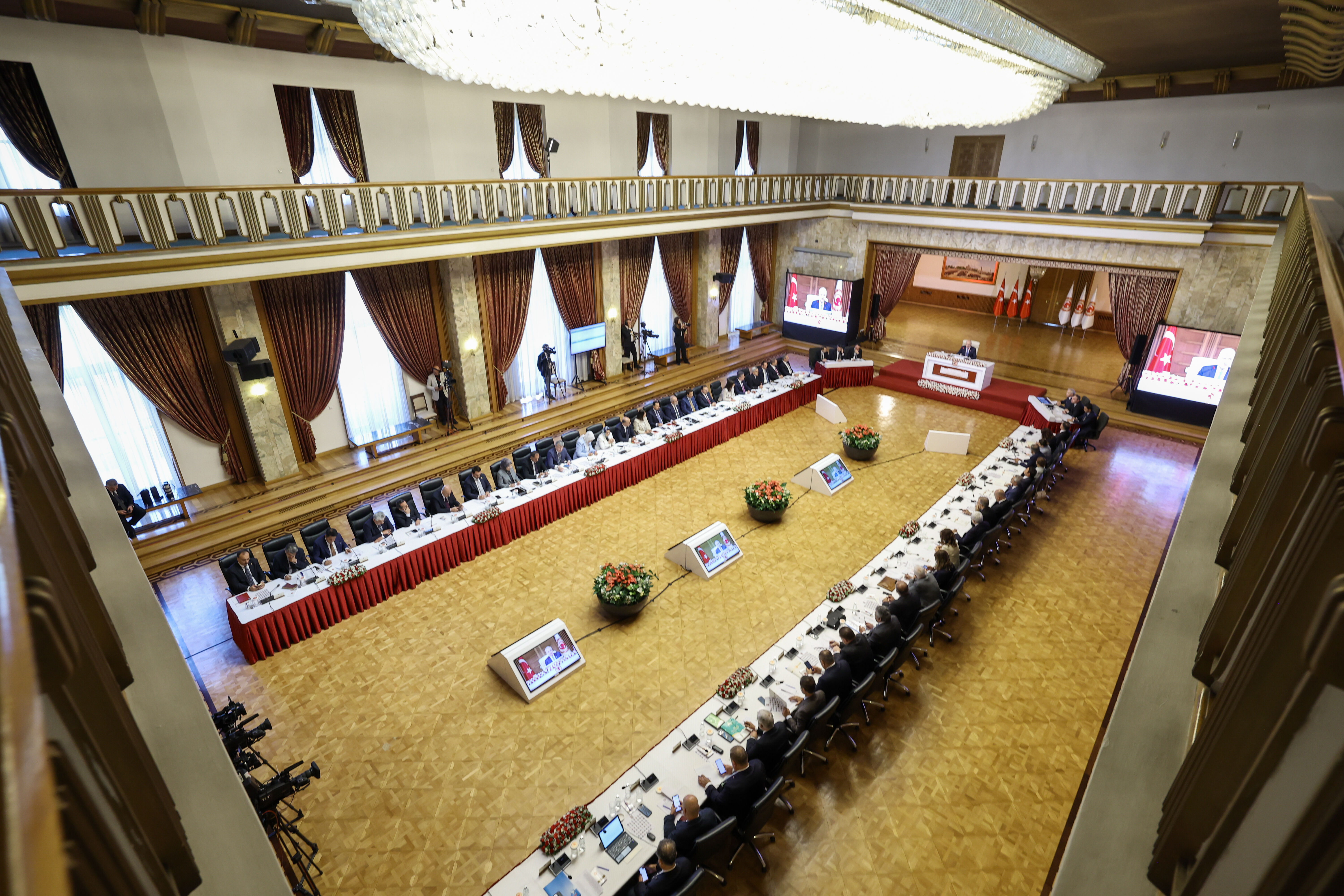 TBMM'deki komisyon toplantısı sona erdi! Güler, Yerlikaya ve Kalın ikinci toplantıya davet edildi TBMM'deki komisyon toplantısı sona erdi! Güler, Yerlikaya ve Kalın ikinci toplantıya davet edildi - 3. Resim