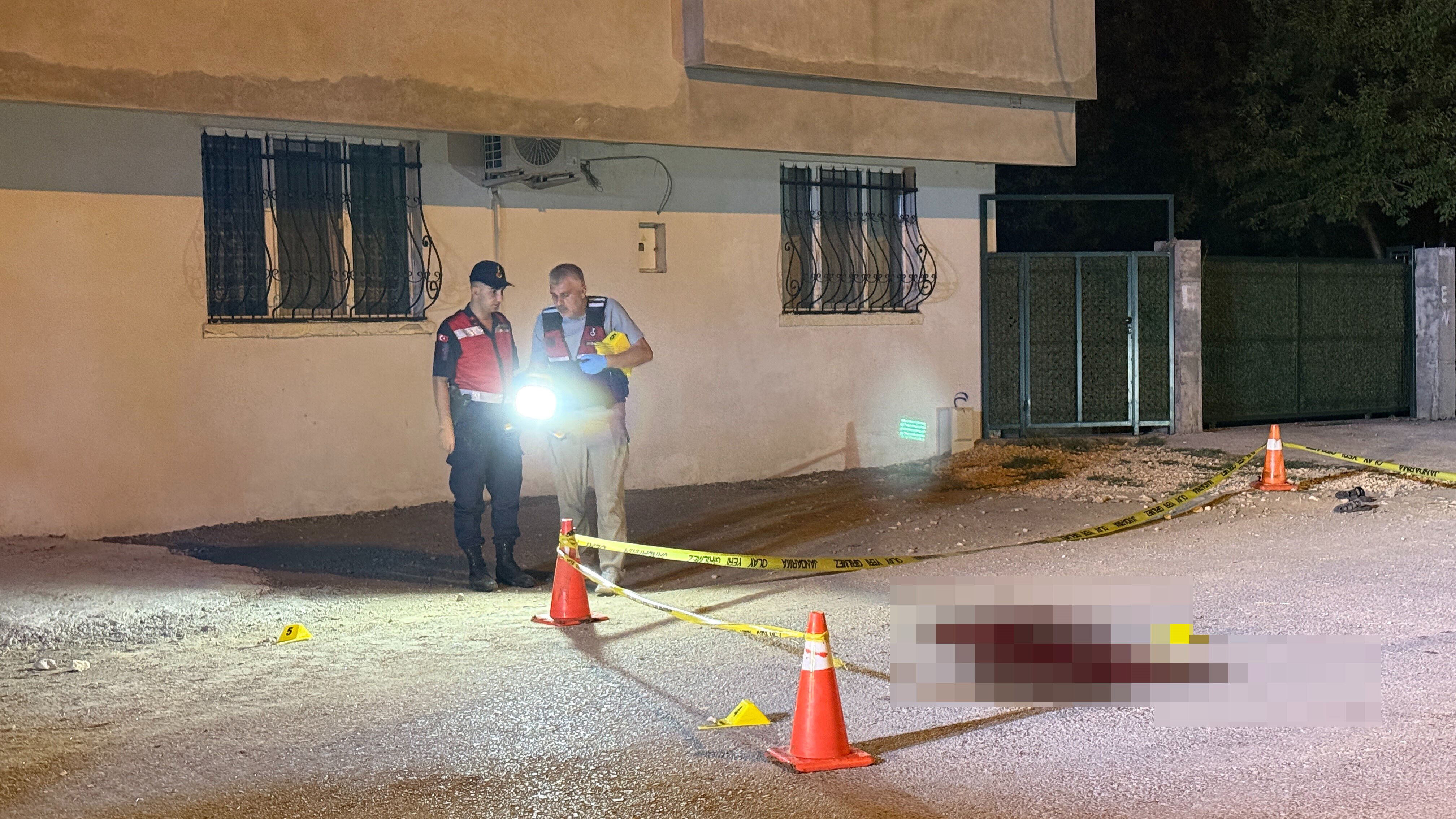 2 kişinin öldüğü silahlı kavganın altından mide bulandıran gerçek çıktı 2 kişinin öldüğü silahlı kavganın altından mide bulandıran gerçek çıktı - 1. Resim