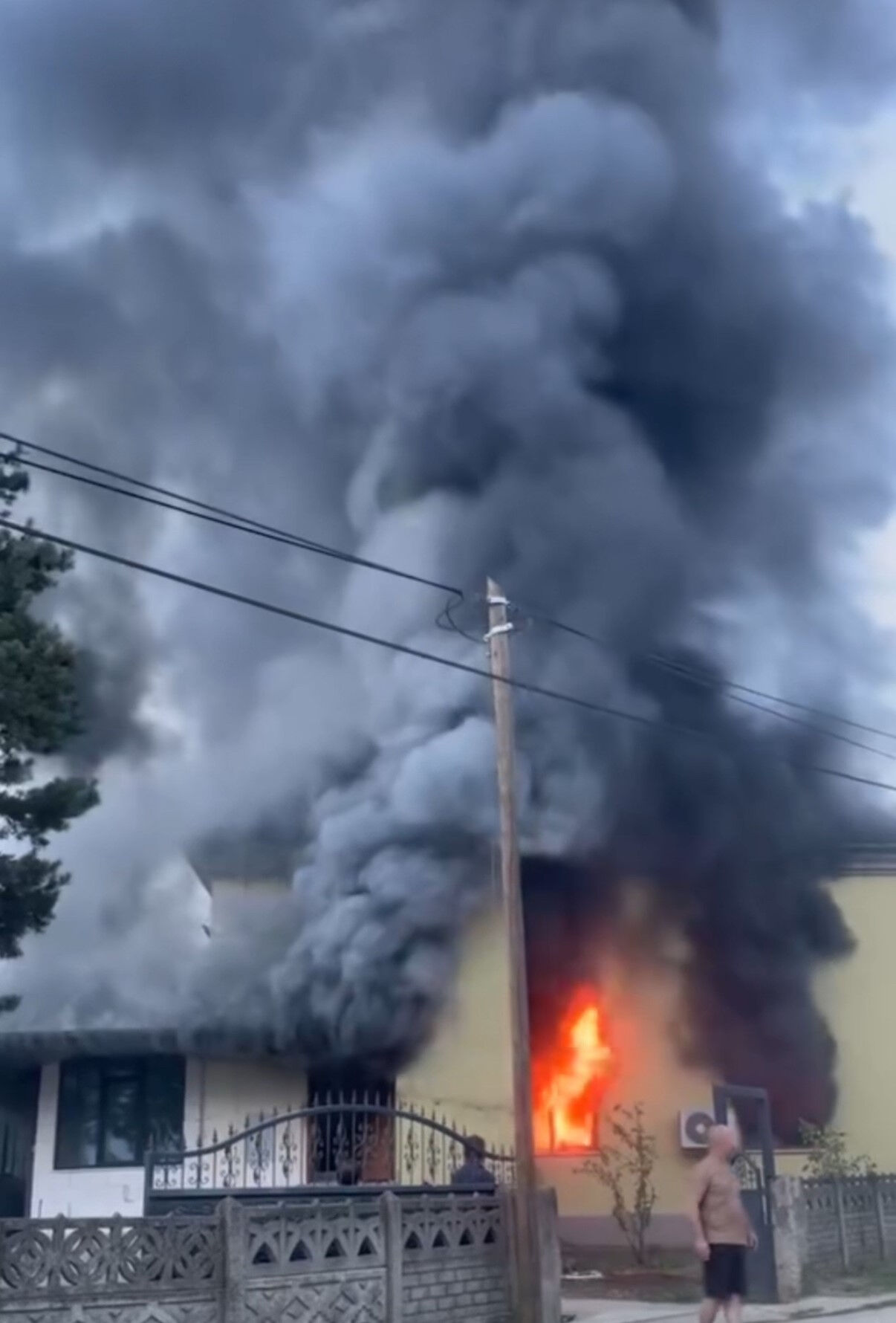 Akşam namazı öncesi alevler yükseldi! Cami kullanılamaz hale geldi Akşam namazı öncesi alevler yükseldi! Cami kullanılamaz hale geldi - 2. Resim